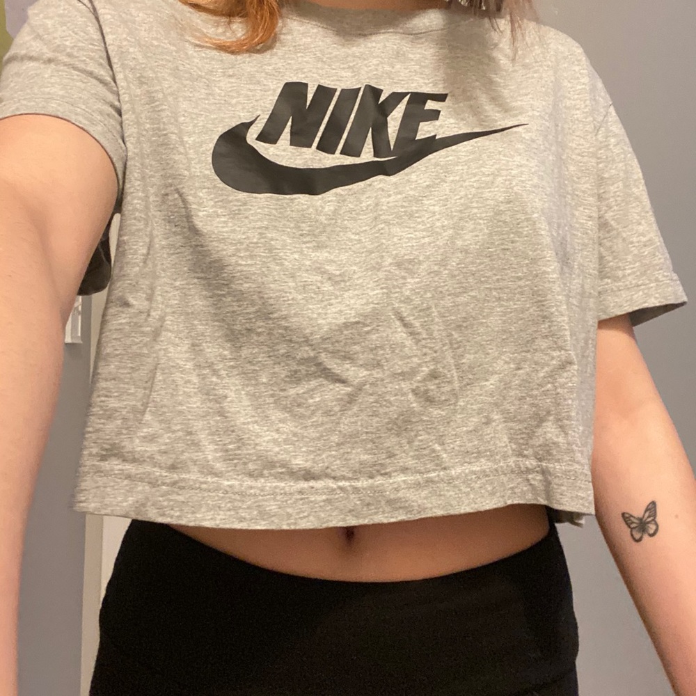 Grey nike crop